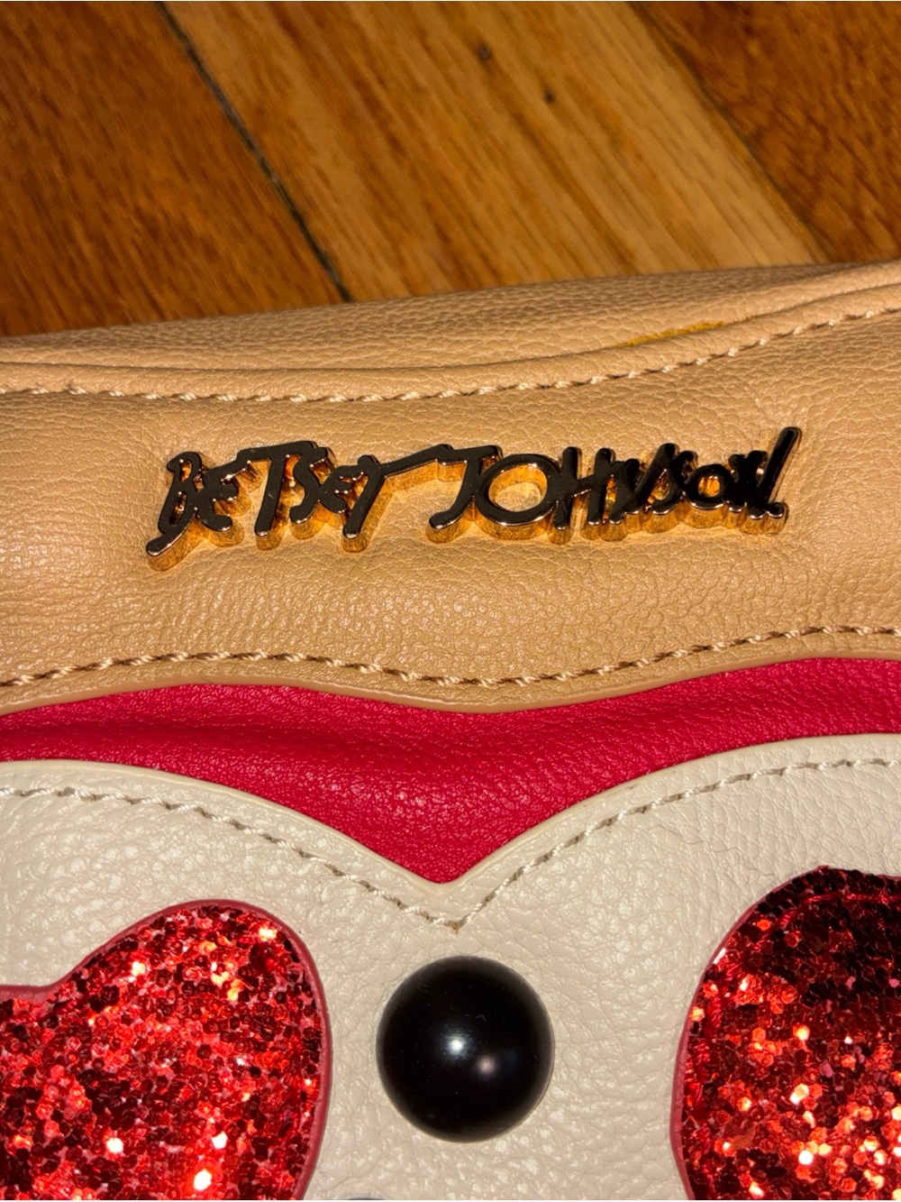 Betsey Johnson Red Glitter Pizza Slice Wristlet - Beige & Cream - Picture 2 of 9